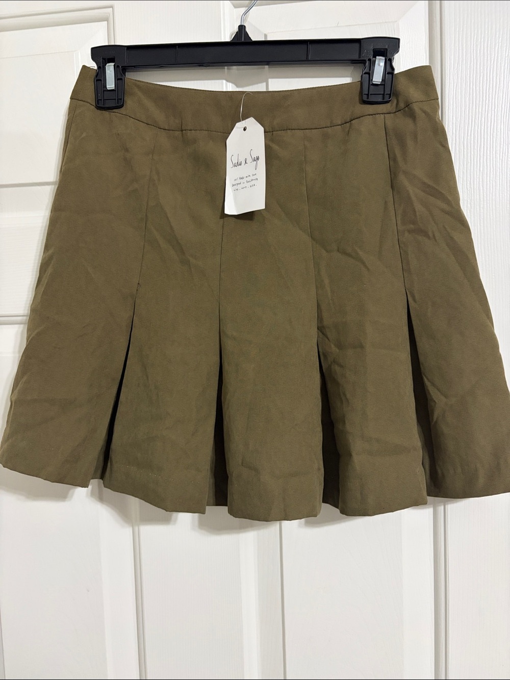 NWT Sadie & Sage Olive Pleated Skater Mini Skirt